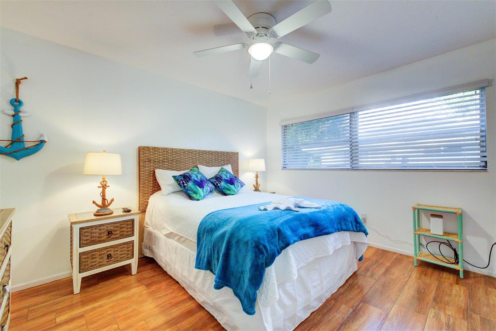 SIESTA ISLES - Residential Lease