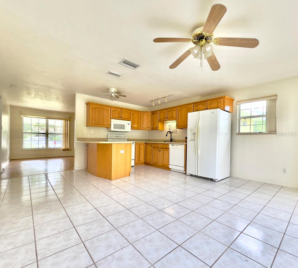 RAINBOW LAKES ESTATE - Residential