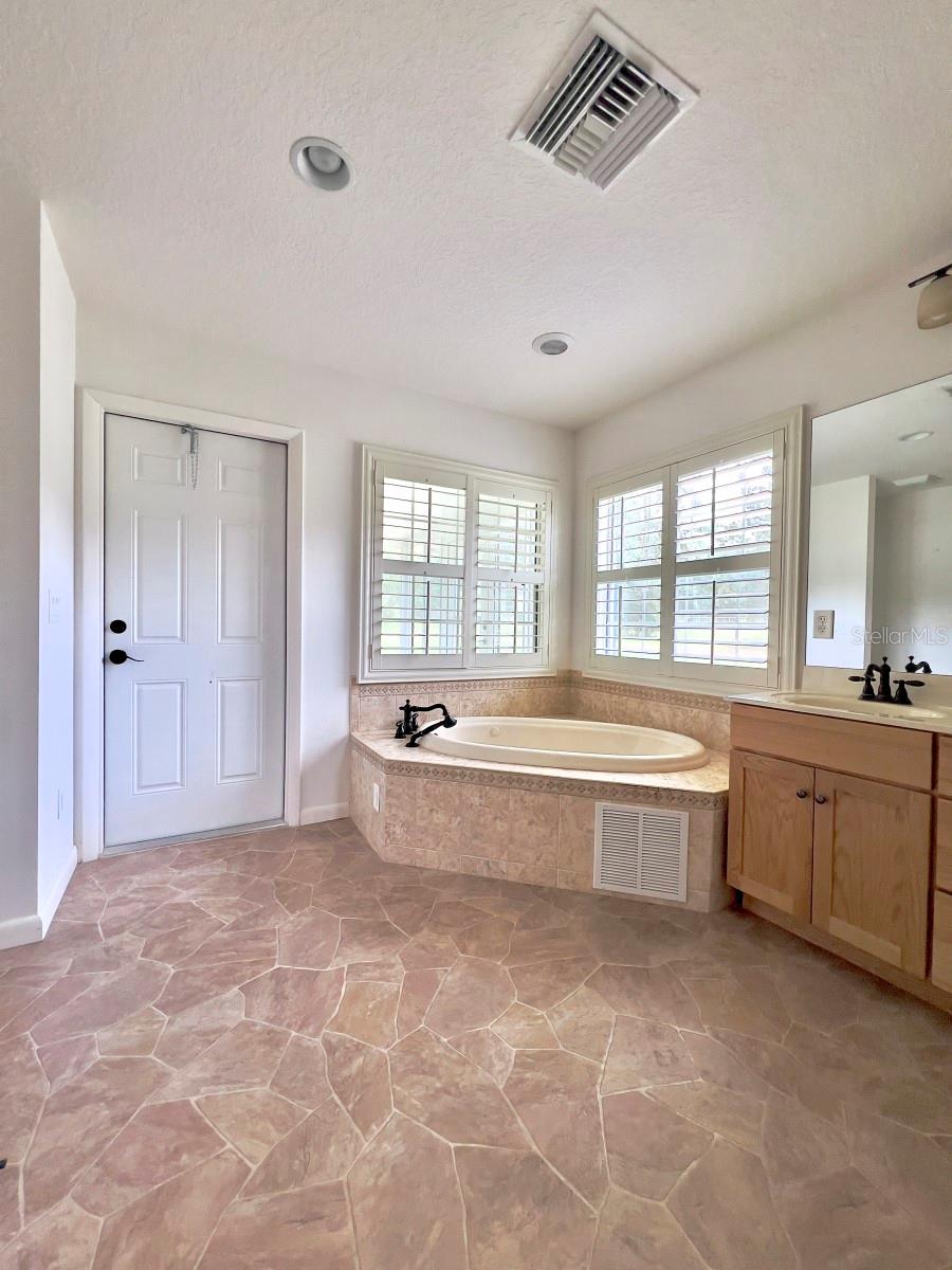 RAINBOW LAKES ESTATE - Residential