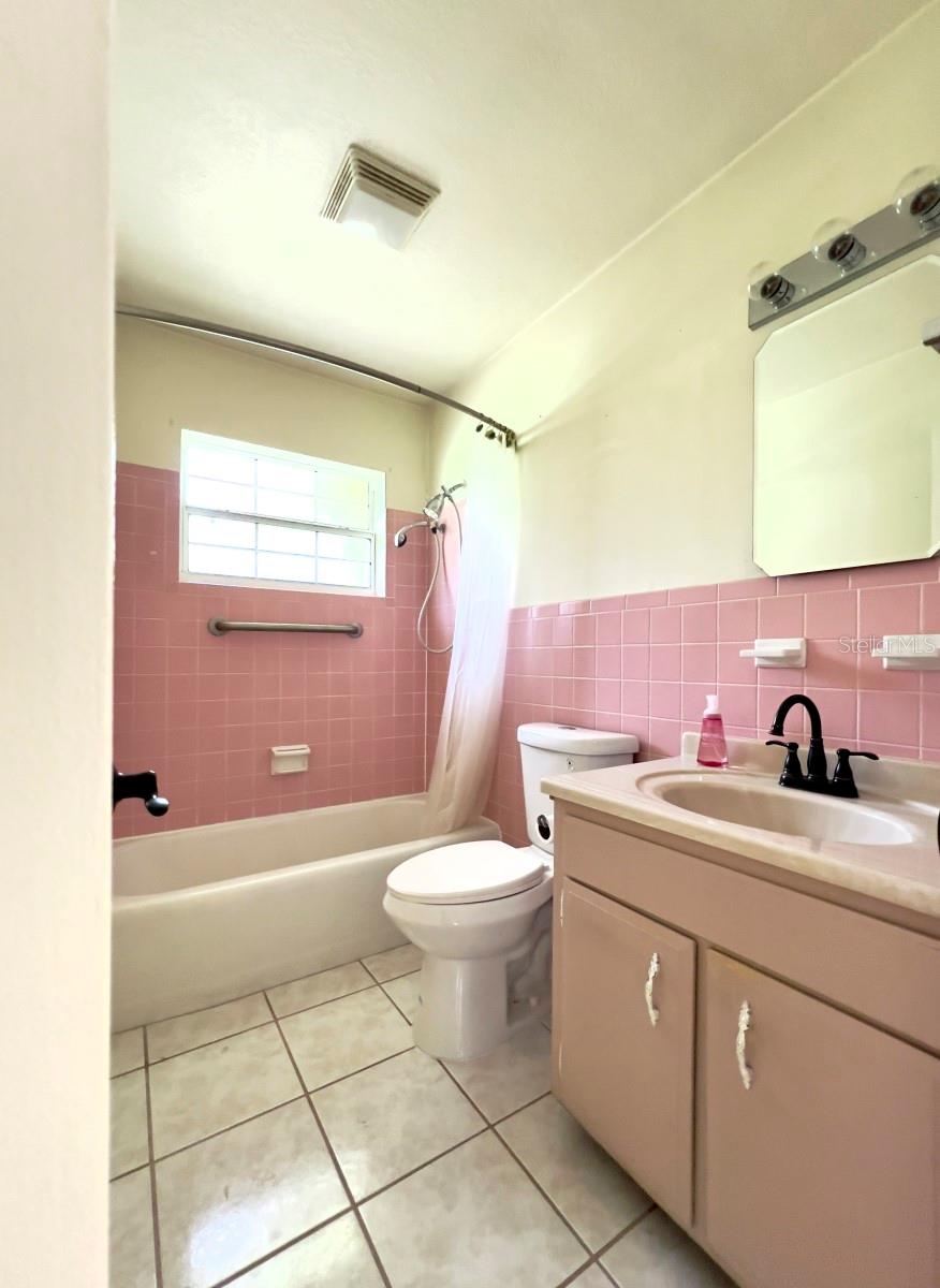 RAINBOW LAKES ESTATE - Residential