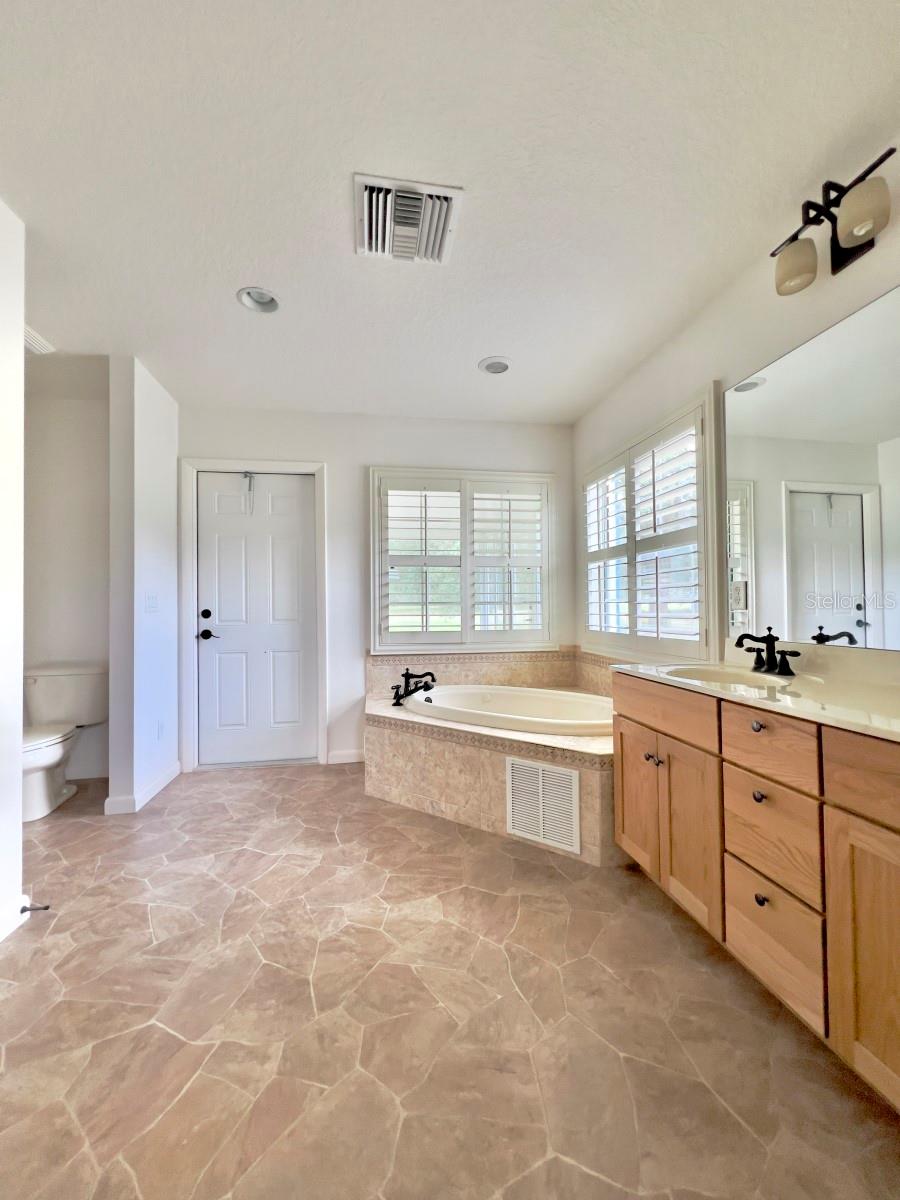 RAINBOW LAKES ESTATE - Residential