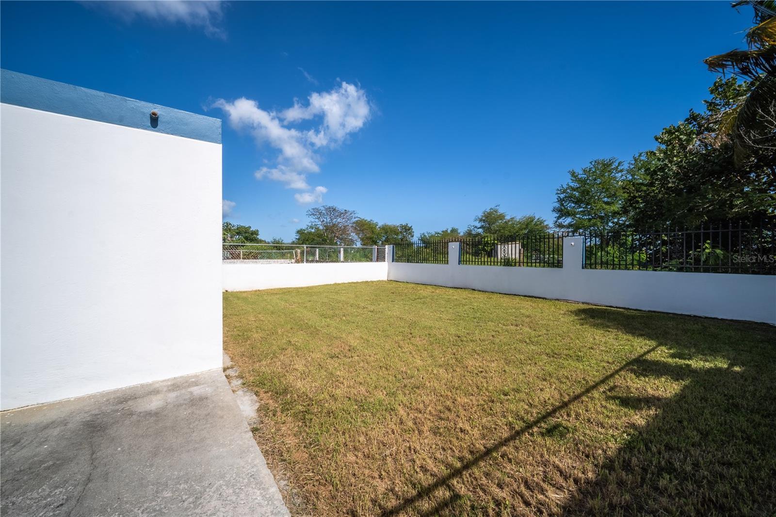 URB PARQUES DE GUASIMAS - Residential