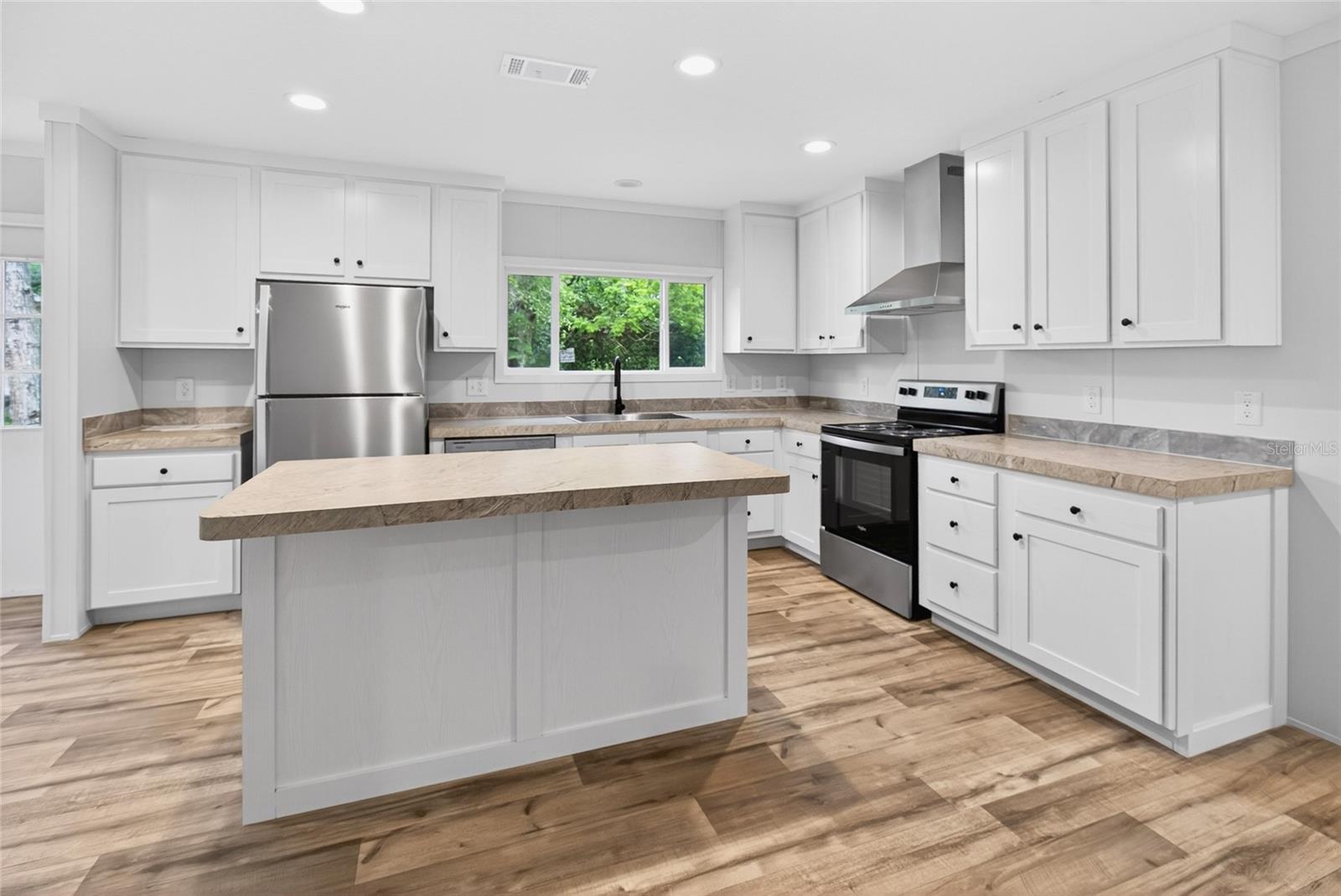 GARDEN GROVE - Residential