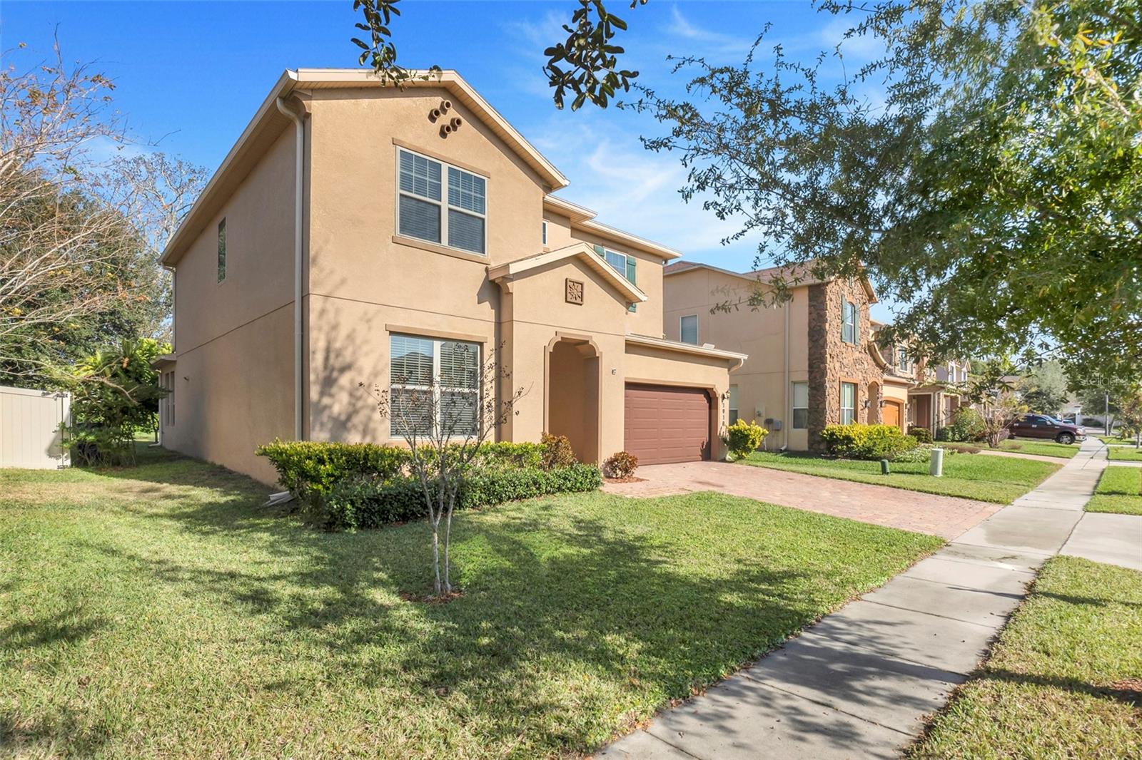 1918 ARDEN OAKS DRIVE
