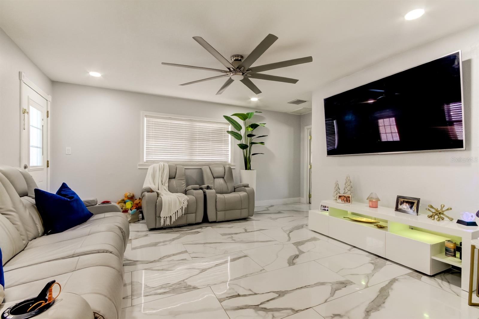 706 KINGSWOOD LOOP