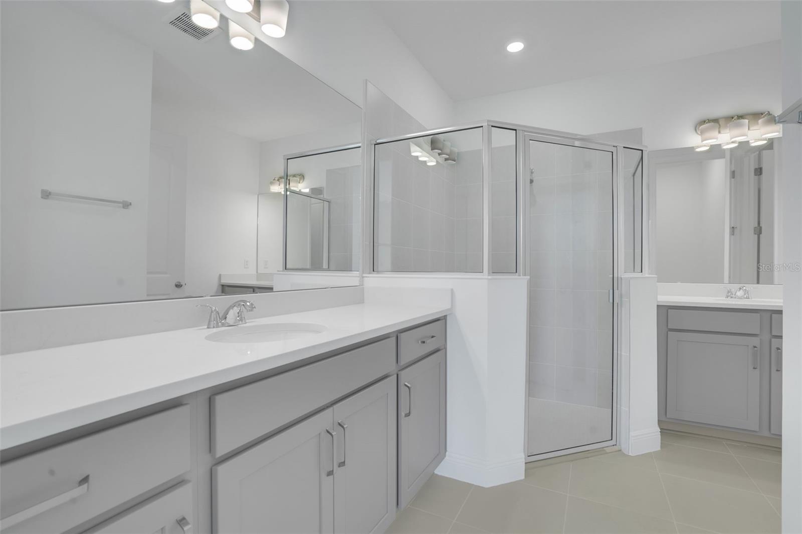 RESERVES AT HAMMOCK OAKS - Residential