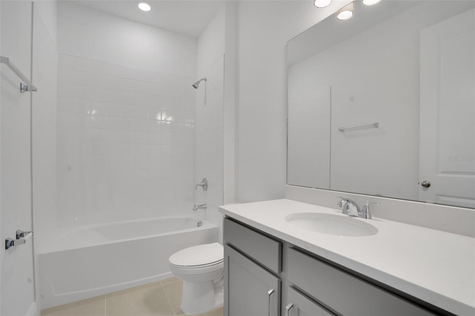 RESERVES AT HAMMOCK OAKS - Residential