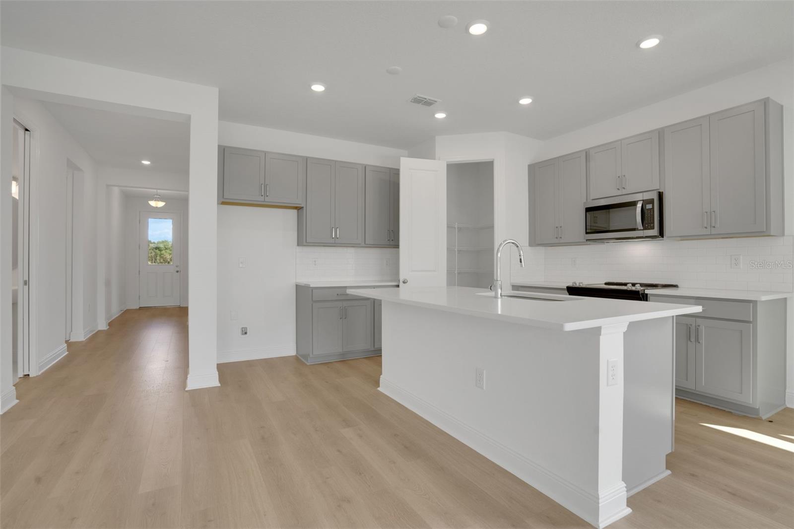 RESERVES AT HAMMOCK OAKS - Residential