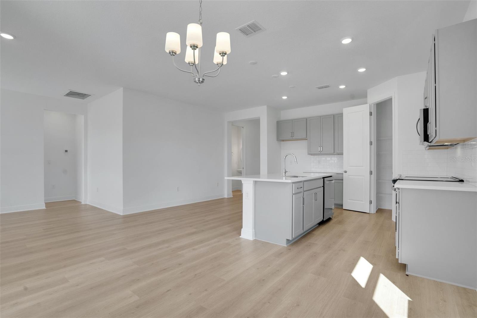 RESERVES AT HAMMOCK OAKS - Residential