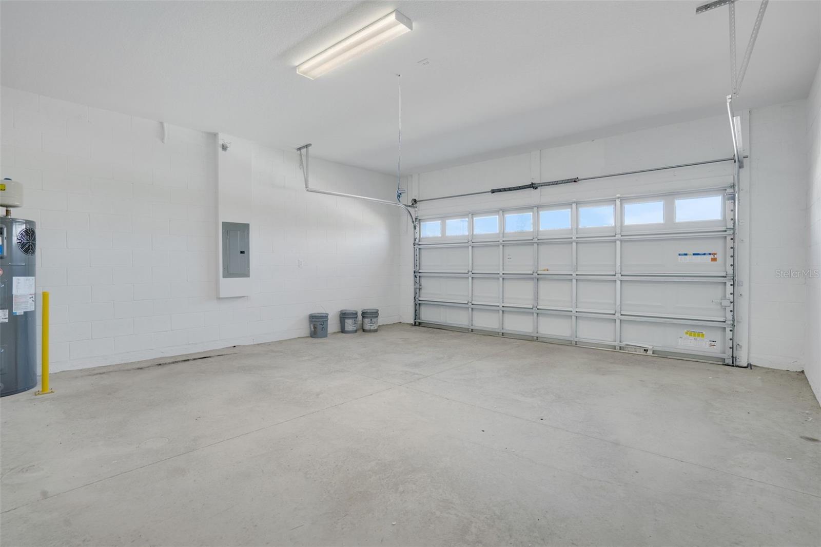 RESERVES AT HAMMOCK OAKS - Residential