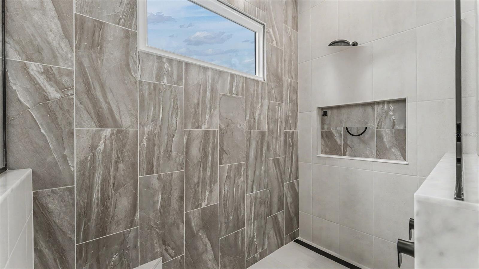 DELPHI HILLS - Residential