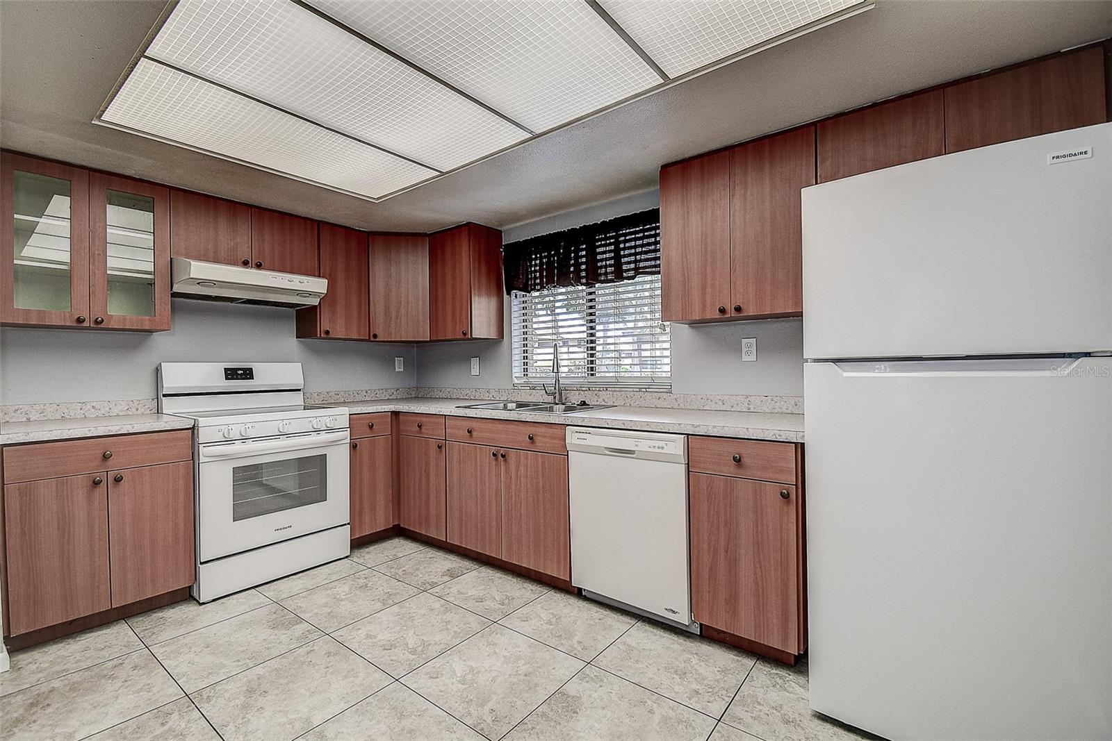 VILLAGE LAKE CONDO - Residential