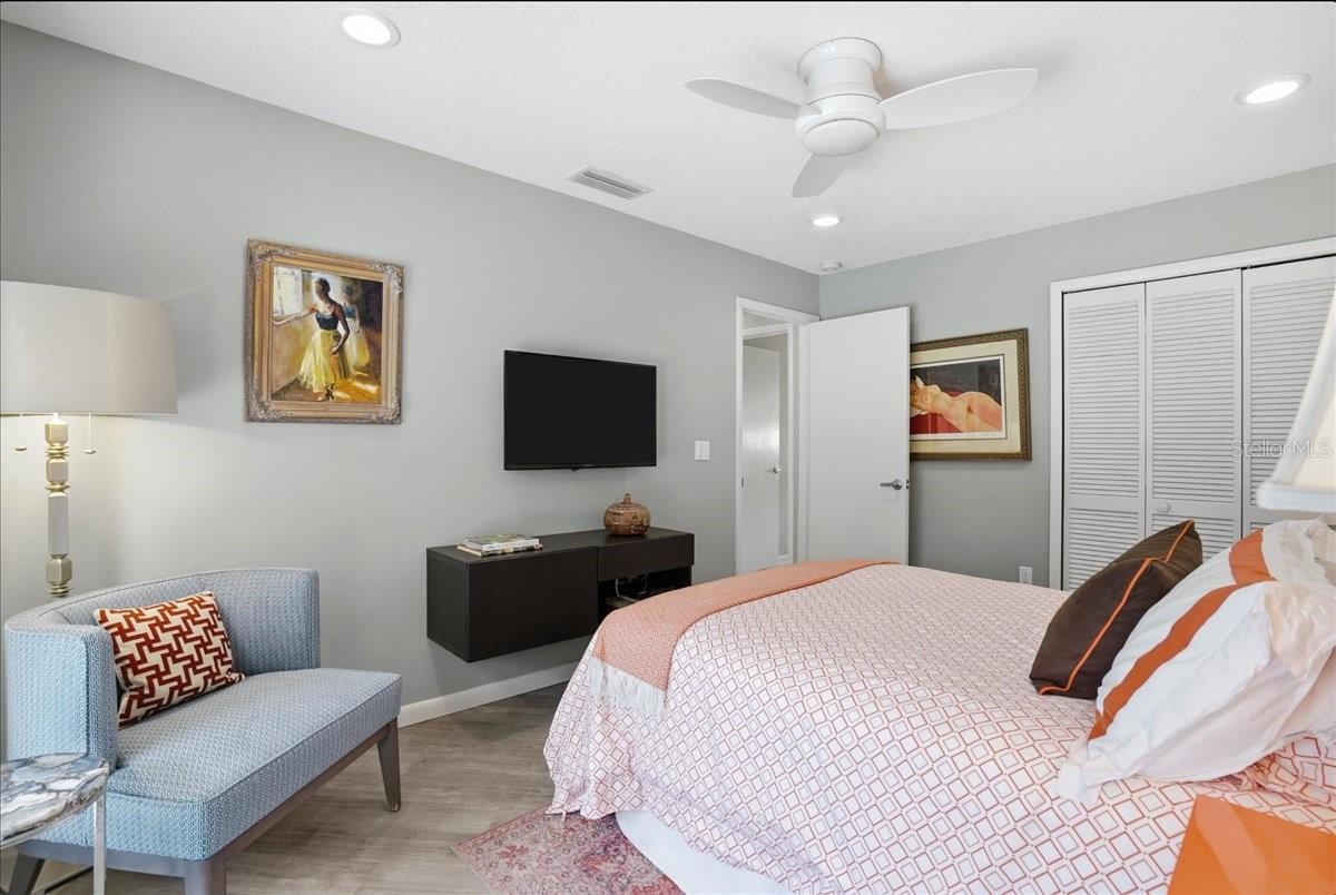 SOUTHBAY YACHT & RACQUET CLUB - Residential