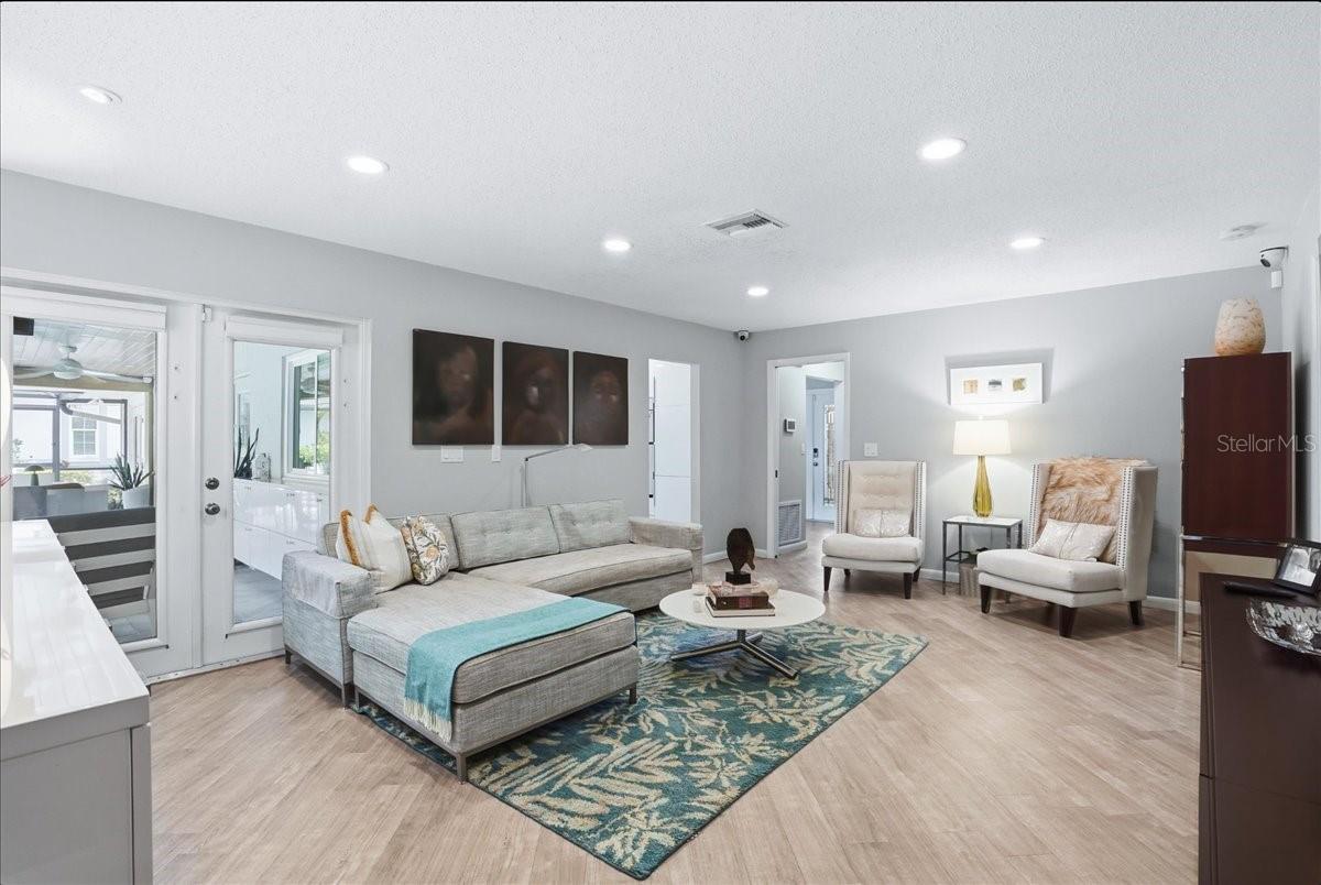SOUTHBAY YACHT & RACQUET CLUB - Residential