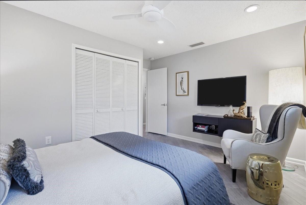 SOUTHBAY YACHT & RACQUET CLUB - Residential