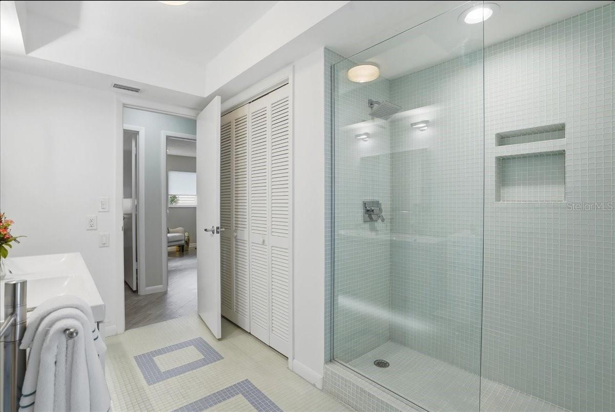 SOUTHBAY YACHT & RACQUET CLUB - Residential