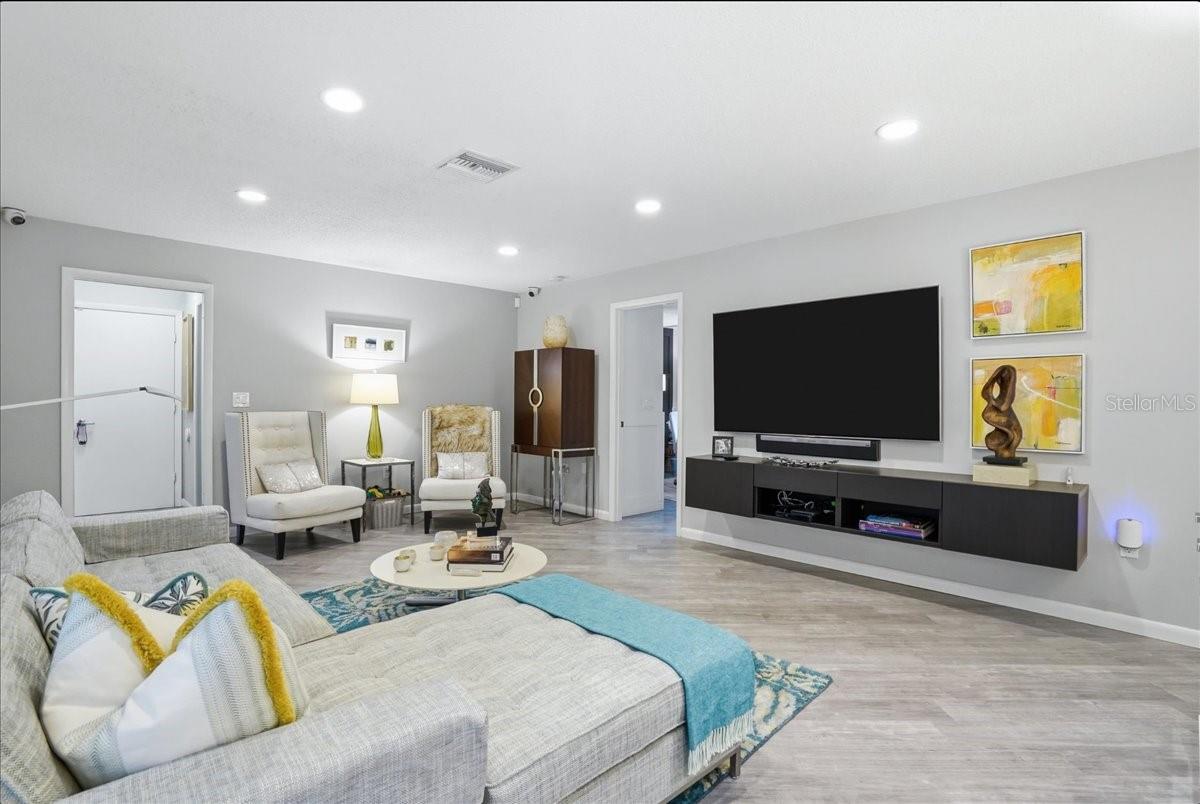 SOUTHBAY YACHT & RACQUET CLUB - Residential
