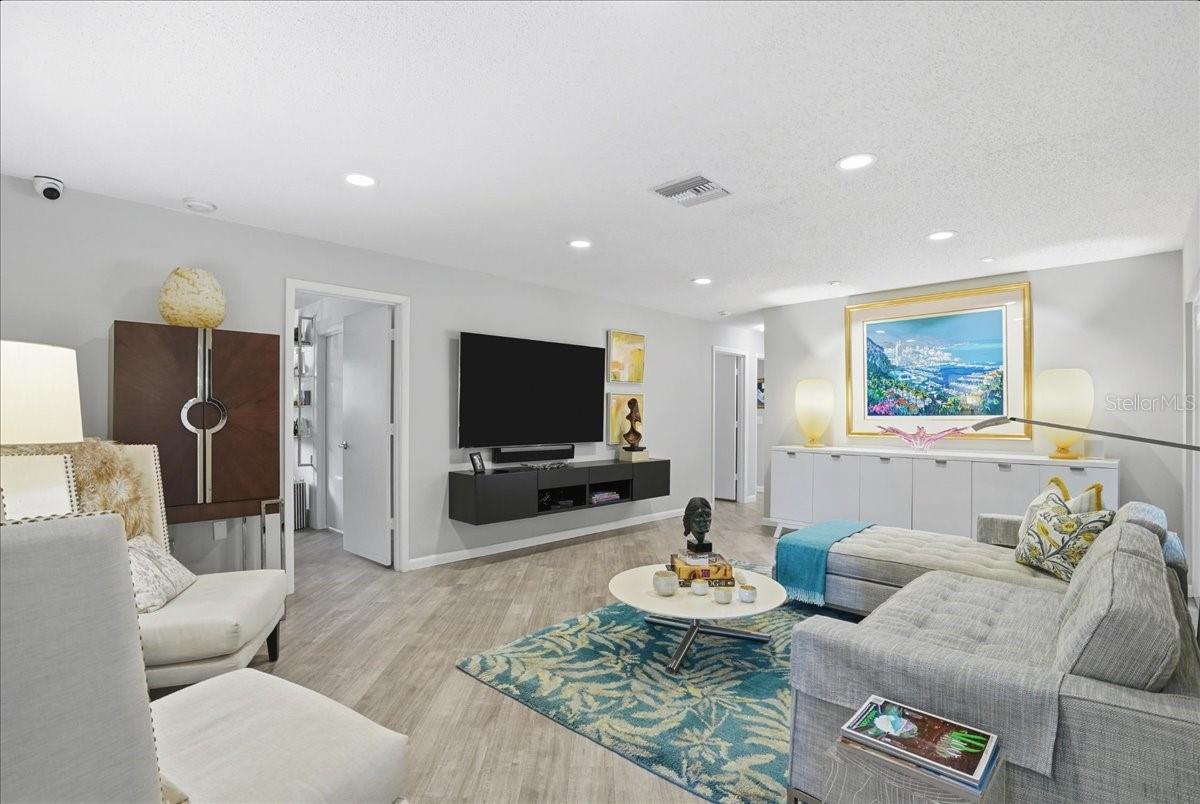 SOUTHBAY YACHT & RACQUET CLUB - Residential