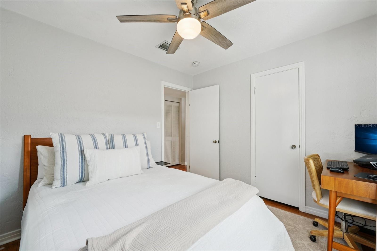 KENILWORTH - Residential