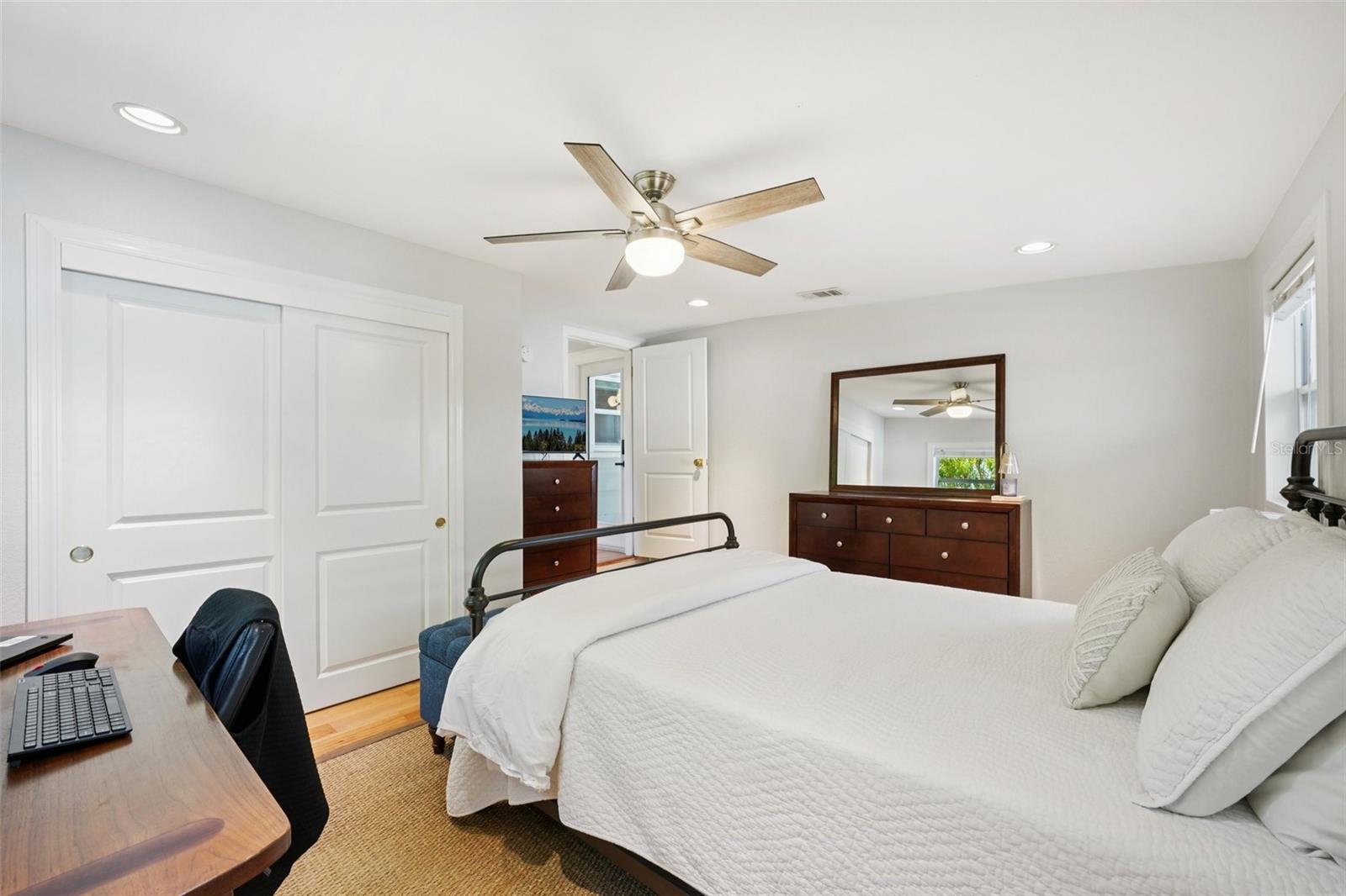 KENILWORTH - Residential