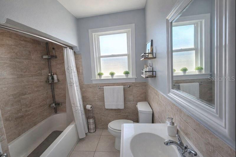 2737 W SPRUCE STREET