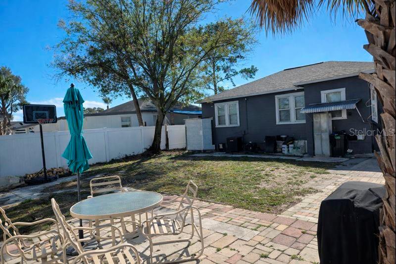 2737 W SPRUCE STREET