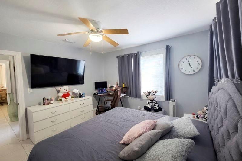 2737 W SPRUCE STREET