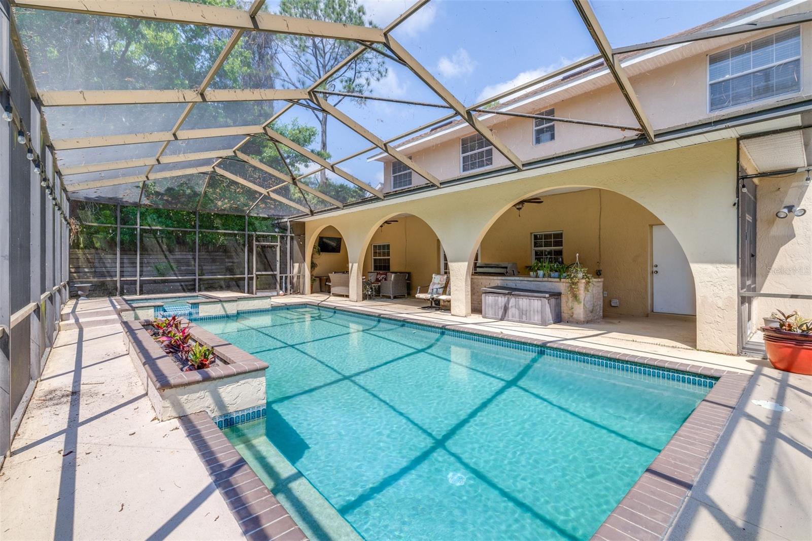 ARIETTA POINT - Residential