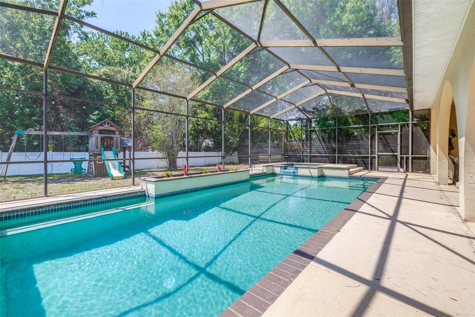 ARIETTA POINT - Residential