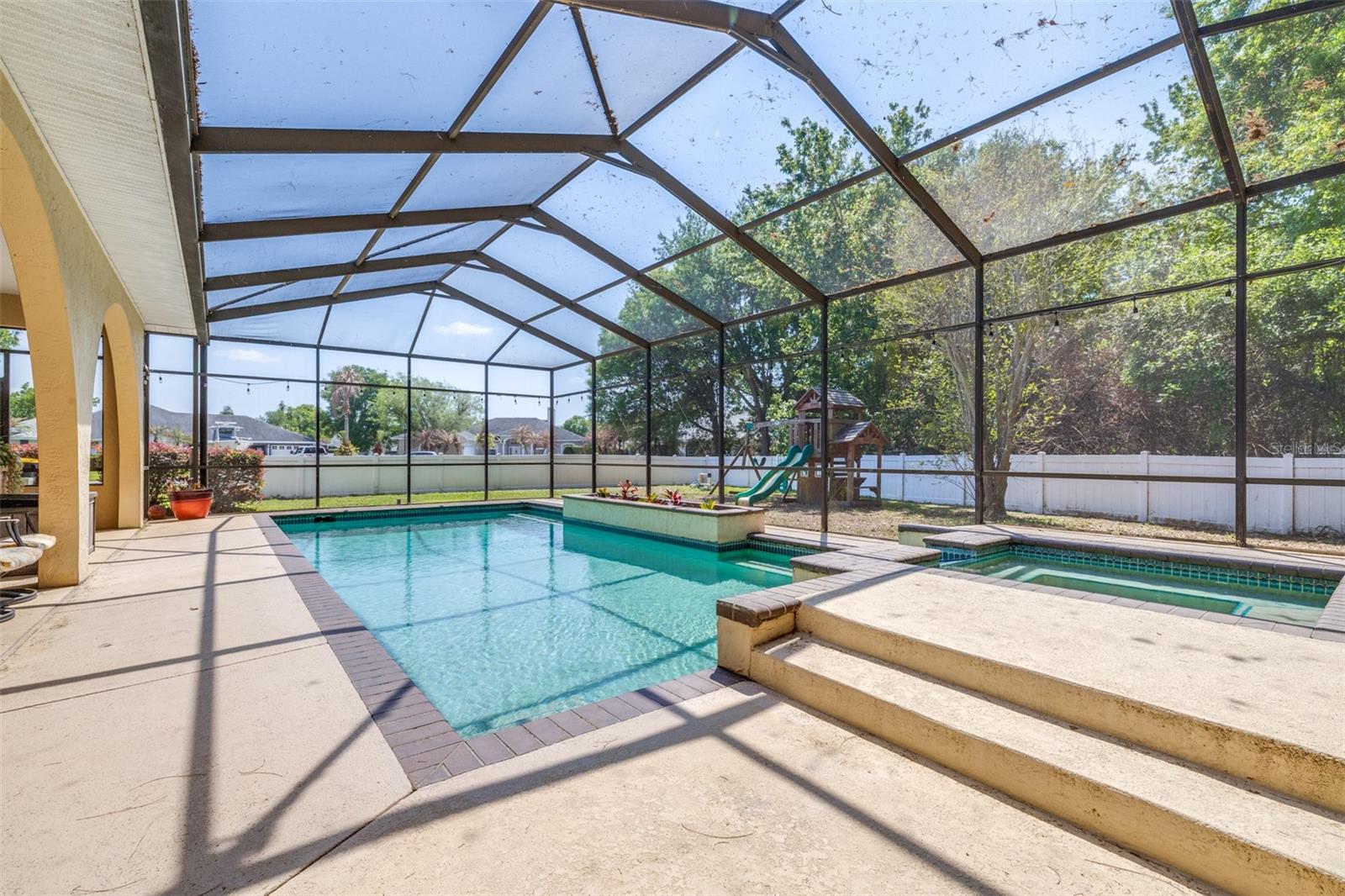 ARIETTA POINT - Residential