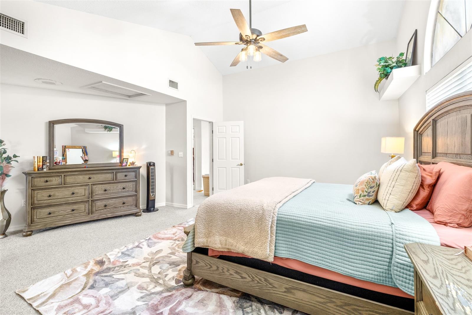 ARIETTA POINT - Residential