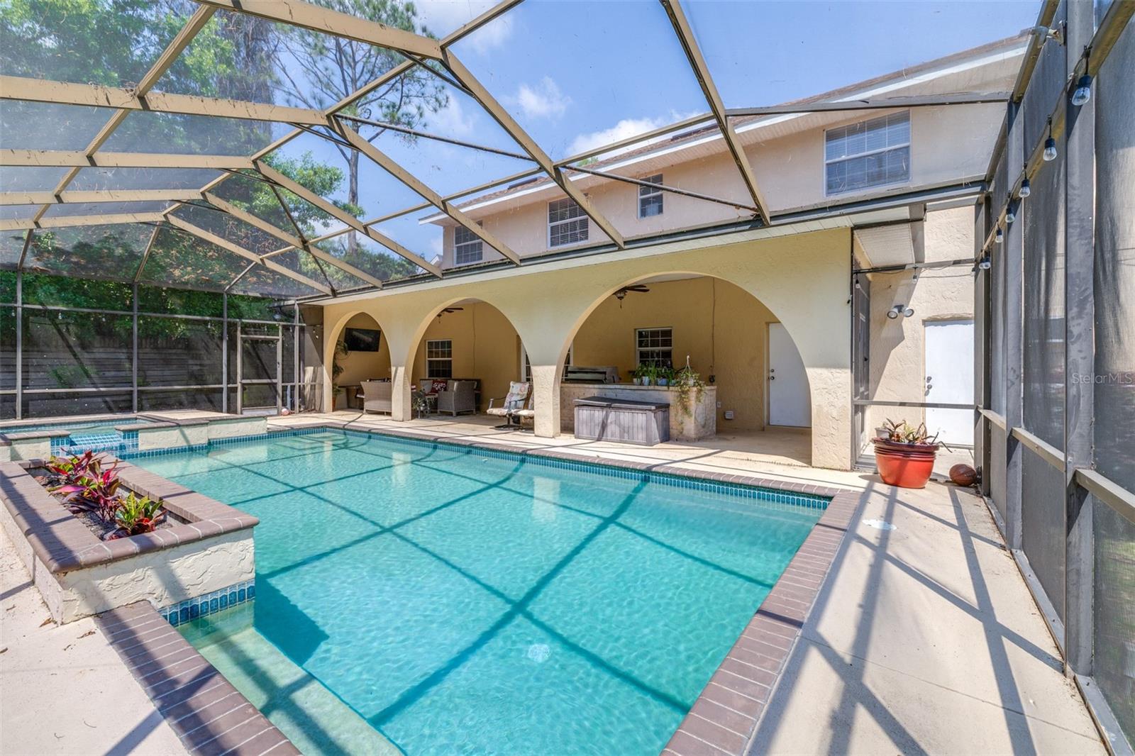 ARIETTA POINT - Residential