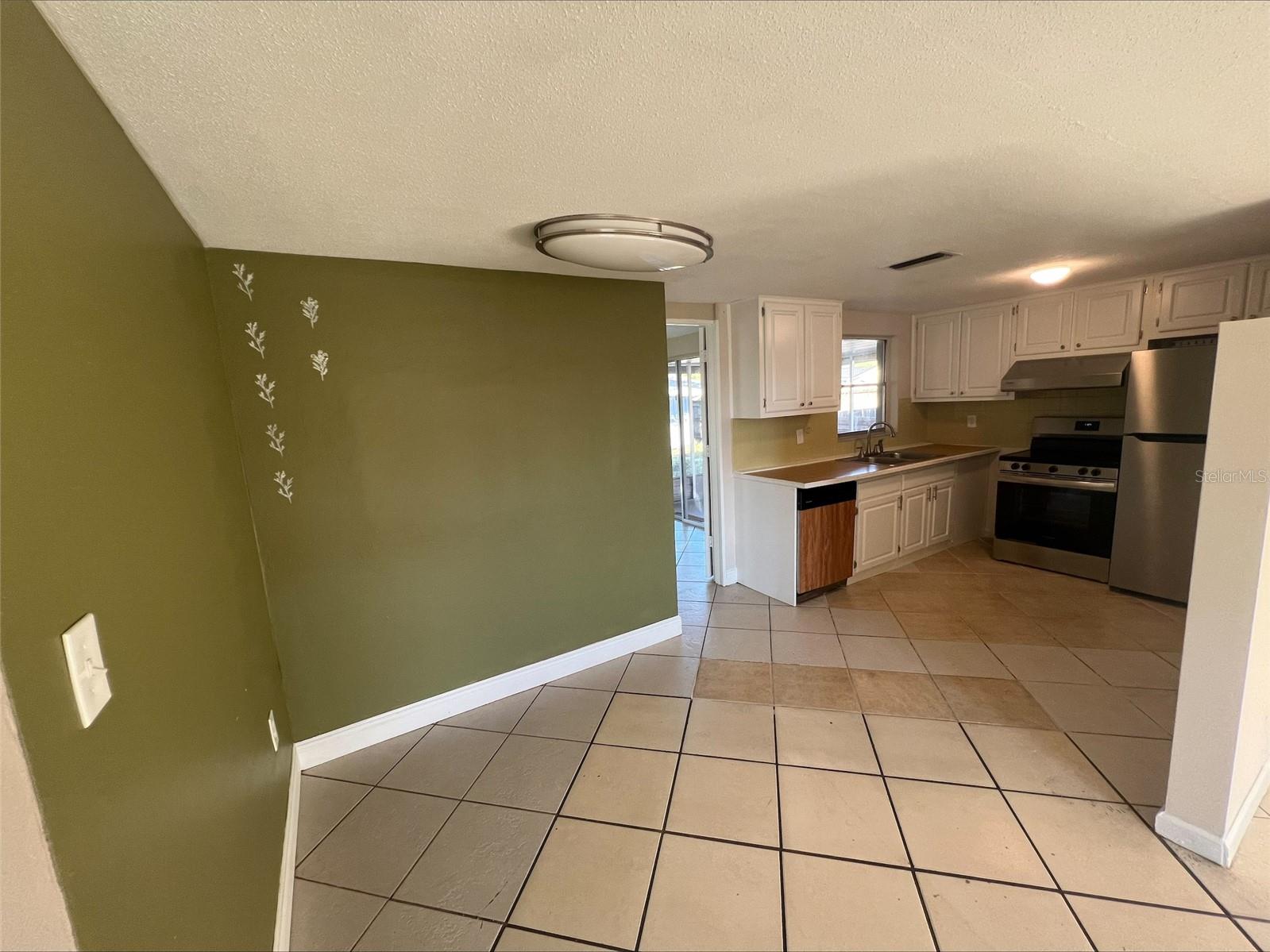 JASMINE LAKES - Residential Lease