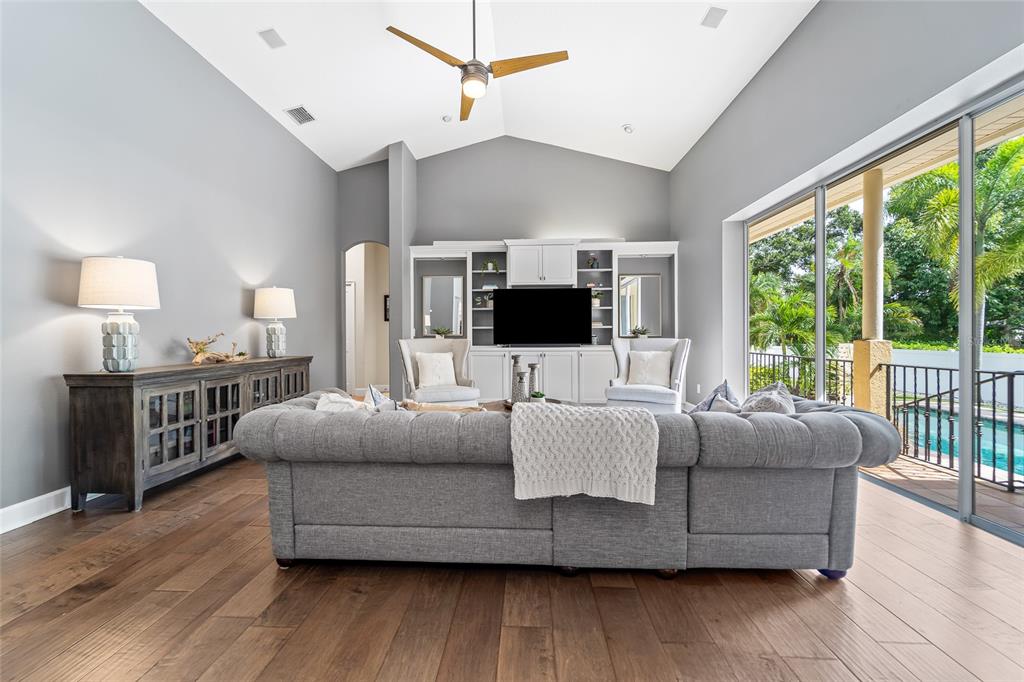 DAVIS ISLANDS PB10 PG52 TO 57 - Residential