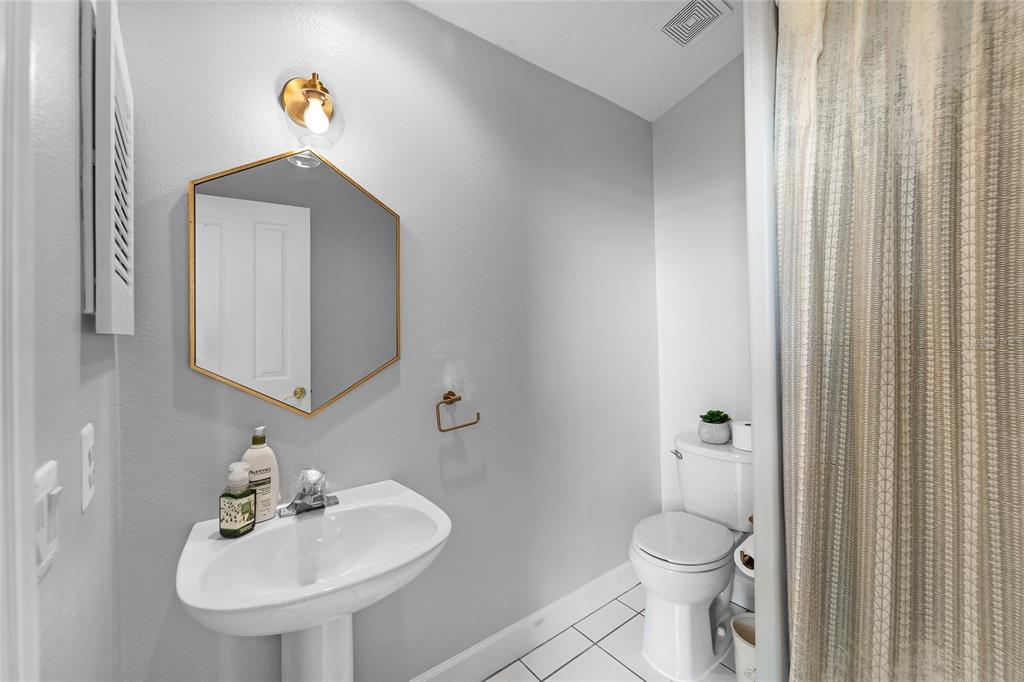 DAVIS ISLANDS PB10 PG52 TO 57 - Residential