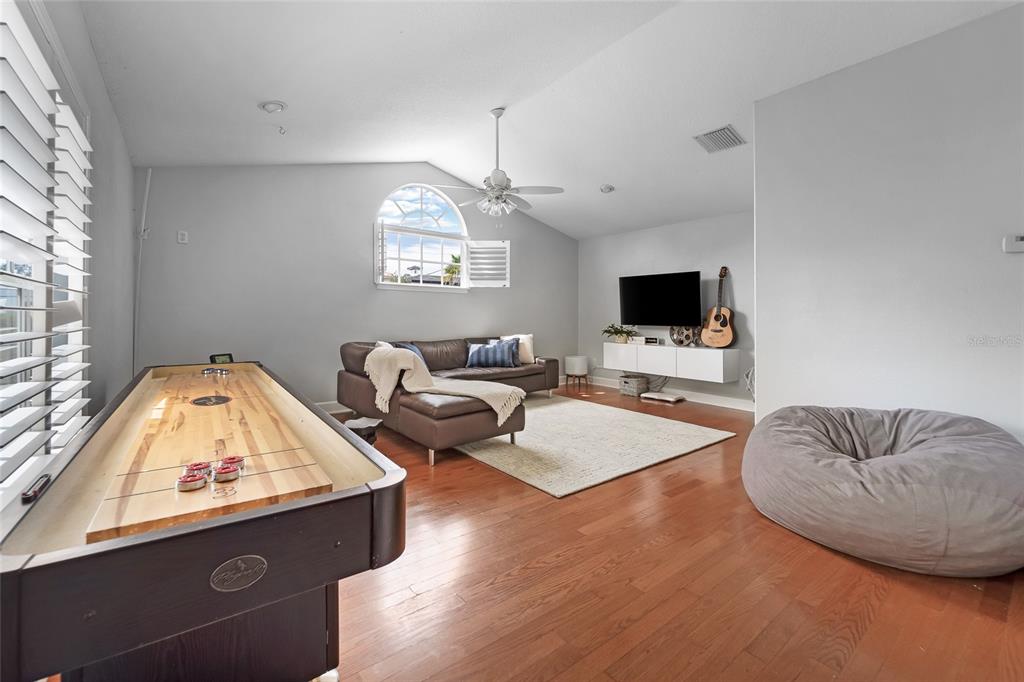 DAVIS ISLANDS PB10 PG52 TO 57 - Residential