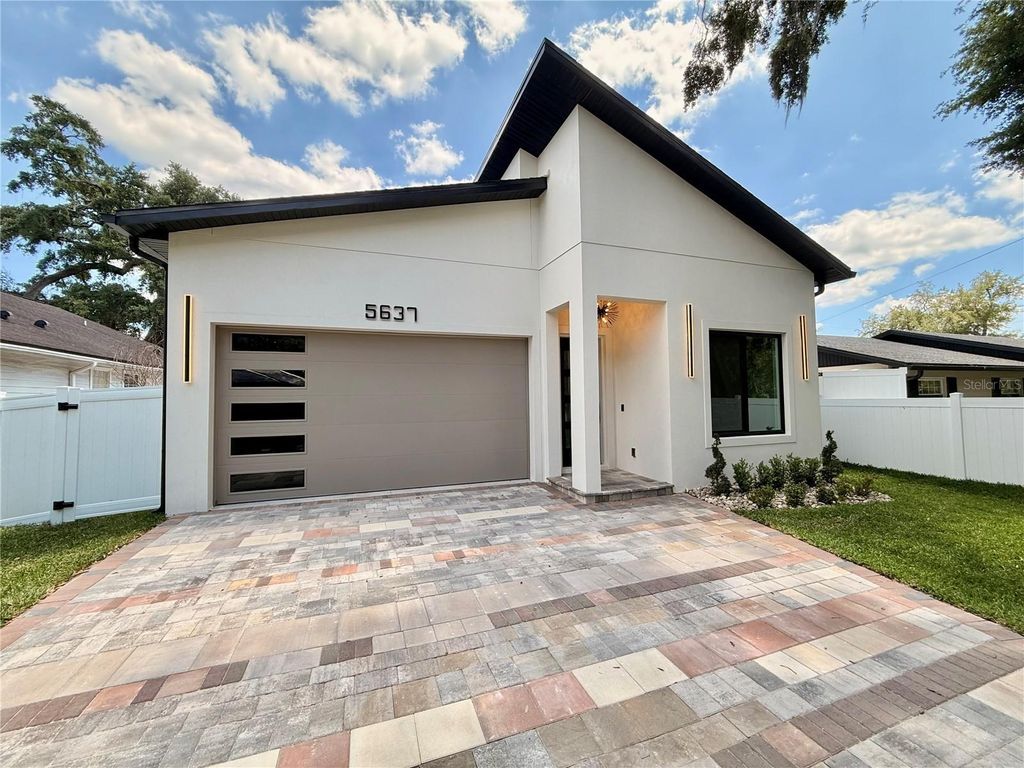 Photo of 5637 Marinell Drive, Orlando, FL 32809 (MLS # O6398487)