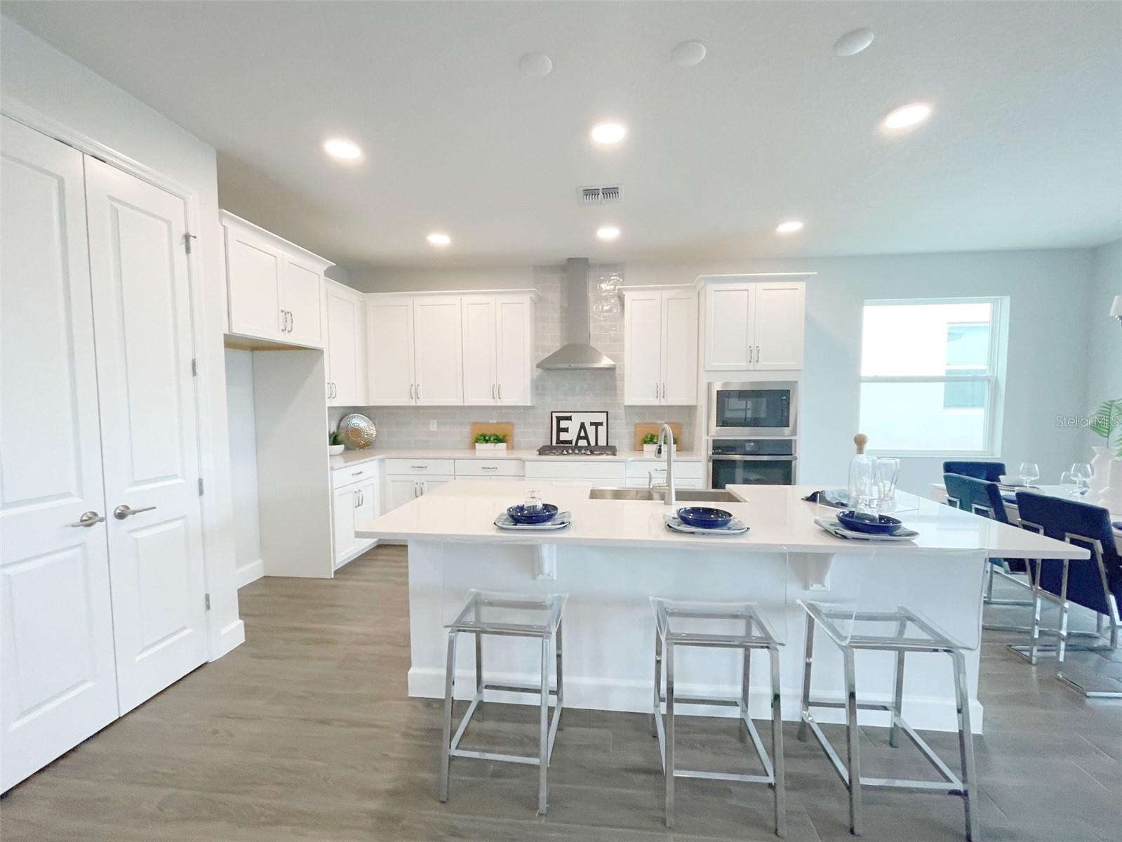 873 POINTE EMERSON BOULEVARD