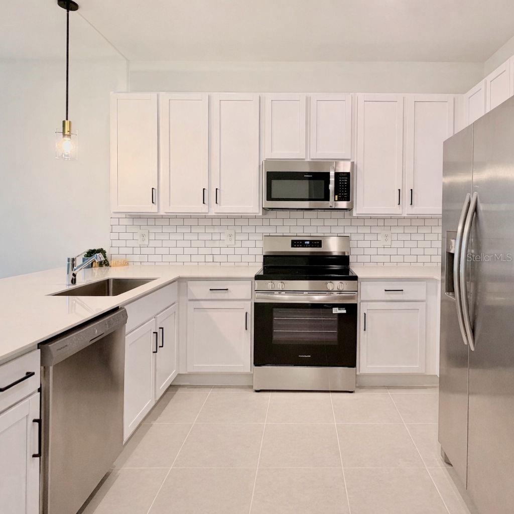 WESTVIEW POD A PH 3 - Residential Lease