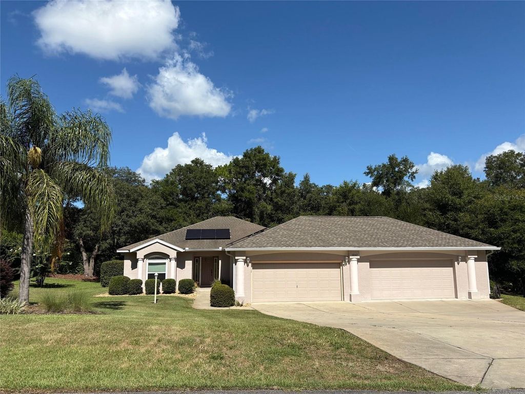 Photo of 10162 SW 188th Court, Dunnellon, FL 34432 (MLS # OM706935)