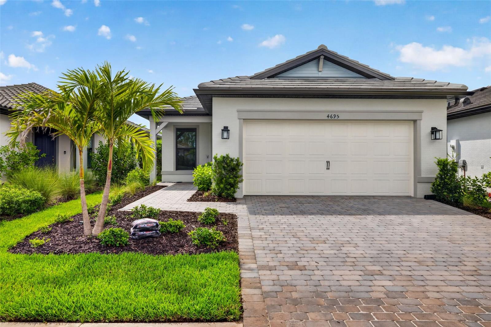 4695 BLUE STAR COURT