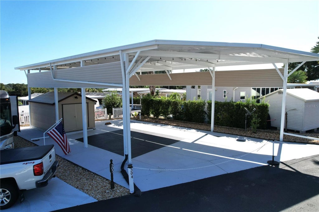 Photo of 304 Bunker Lane, Davenport, FL 33837 (MLS # O6452551)