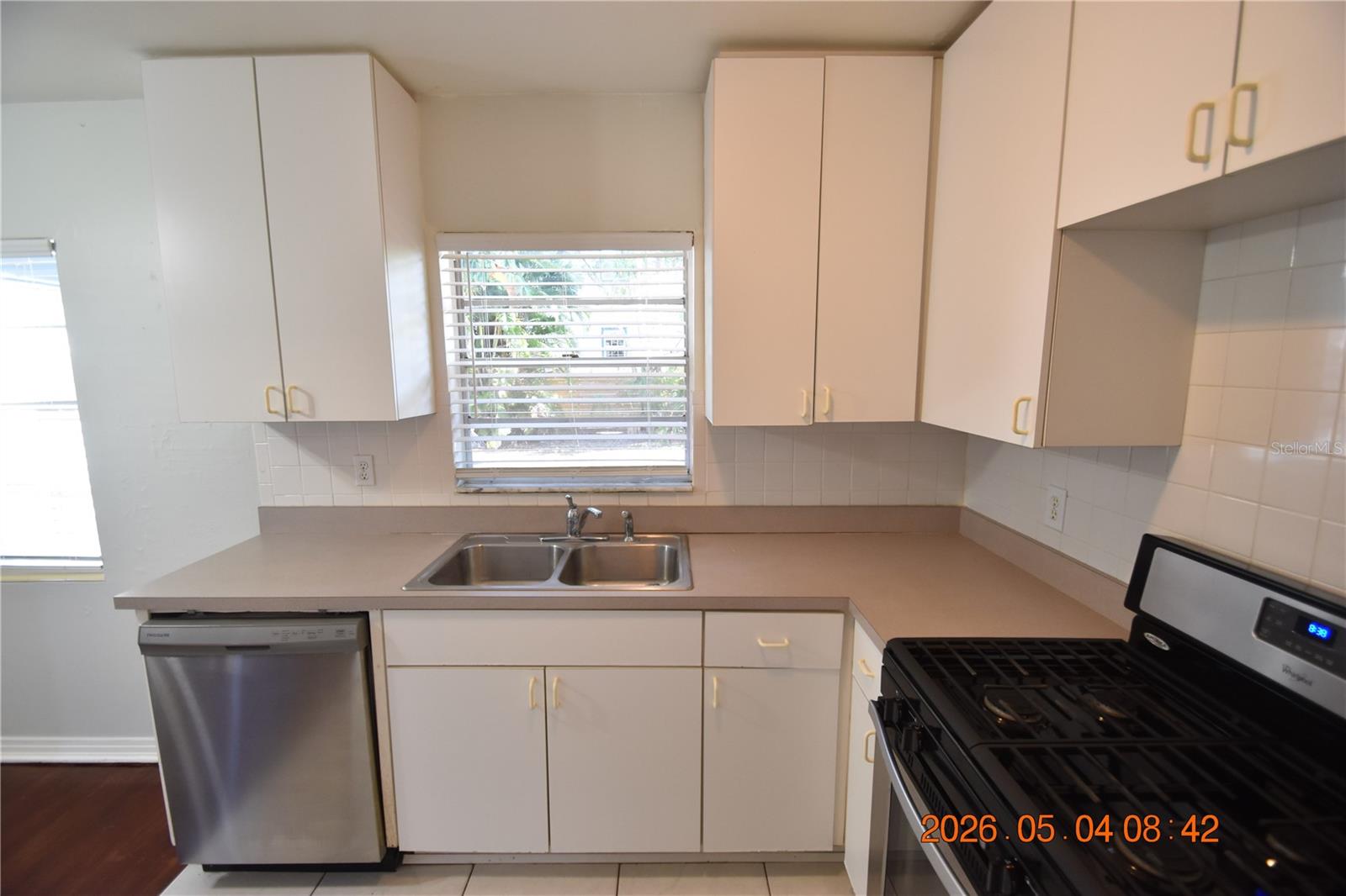 BAYHILL ESTATES - Residential Lease
