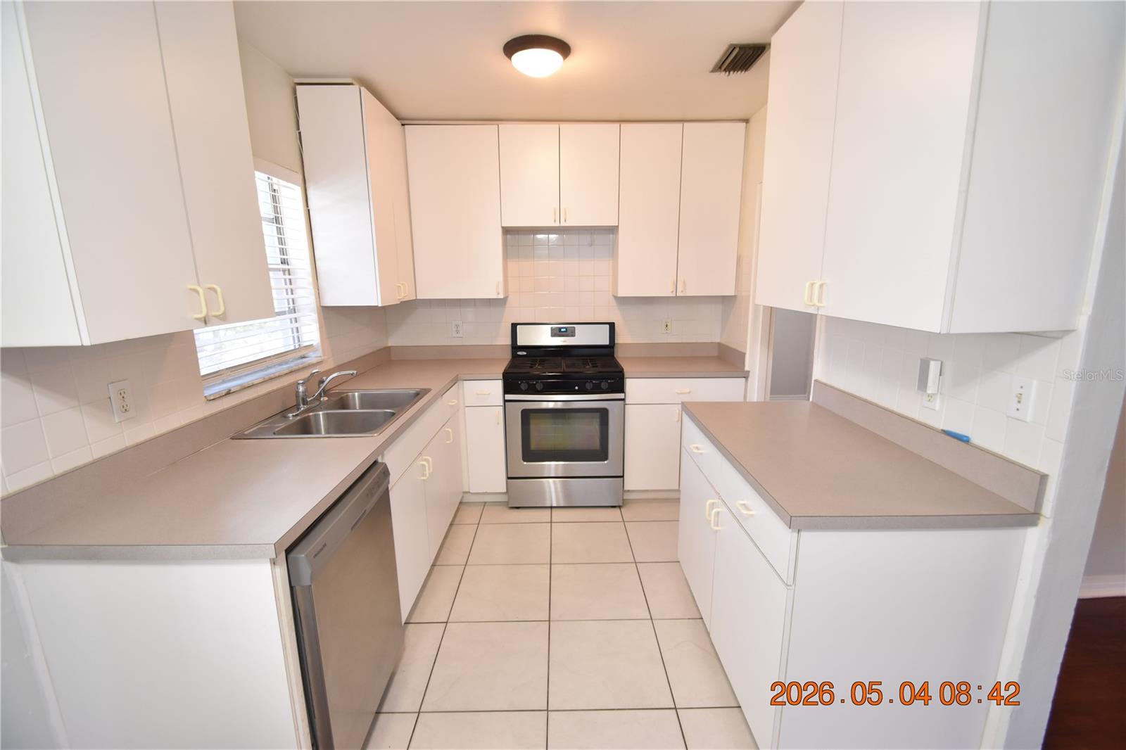 BAYHILL ESTATES - Residential Lease