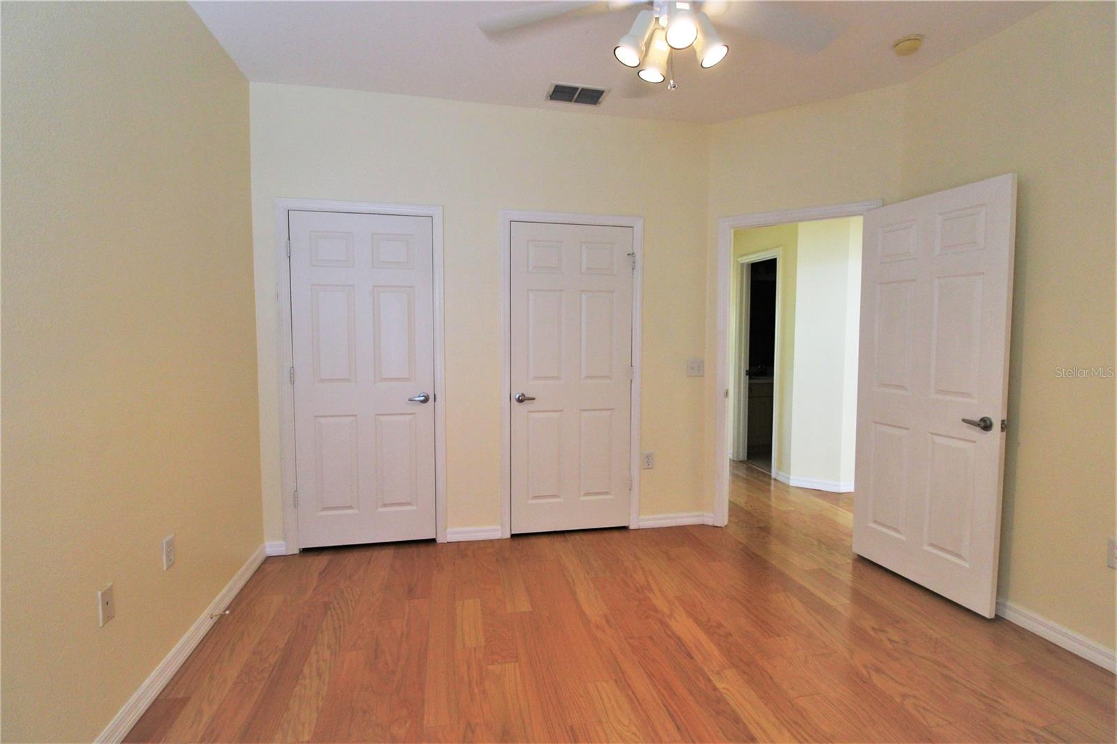 CAROLINA LANDINGS AT UNIVERSITY PLACE B - Residential Lease