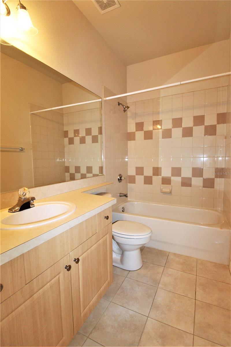 CAROLINA LANDINGS AT UNIVERSITY PLACE B - Residential Lease