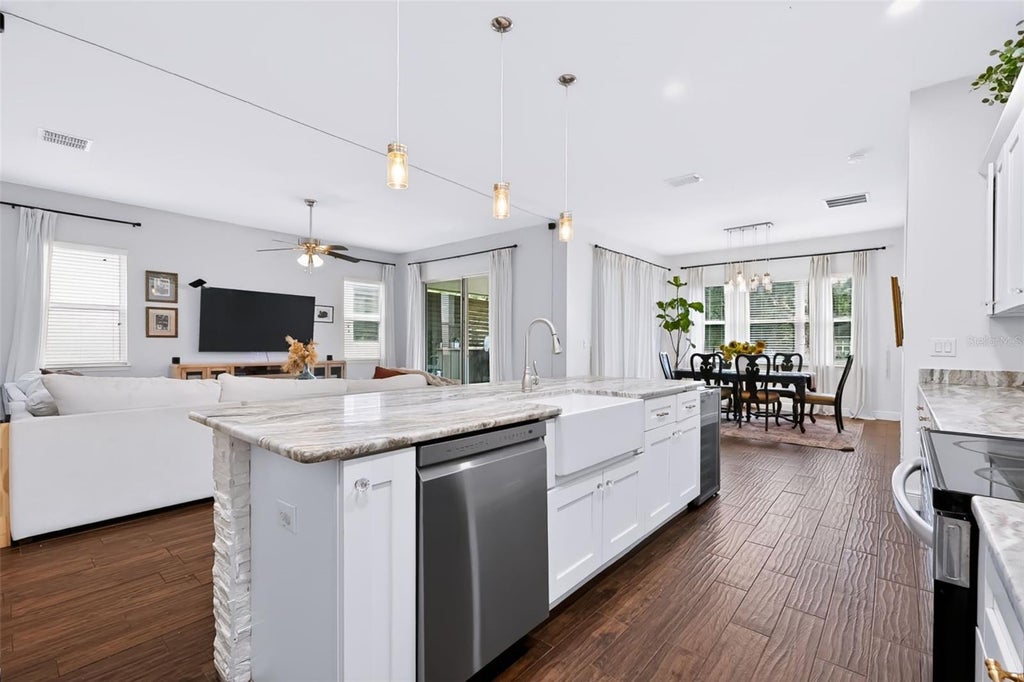 Photo of 313 Roxbury Crossing Court, Valrico, FL 33594 (MLS # TB8562243)