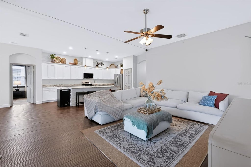 Photo of 313 Roxbury Crossing Court, Valrico, FL 33594 (MLS # TB8562243)