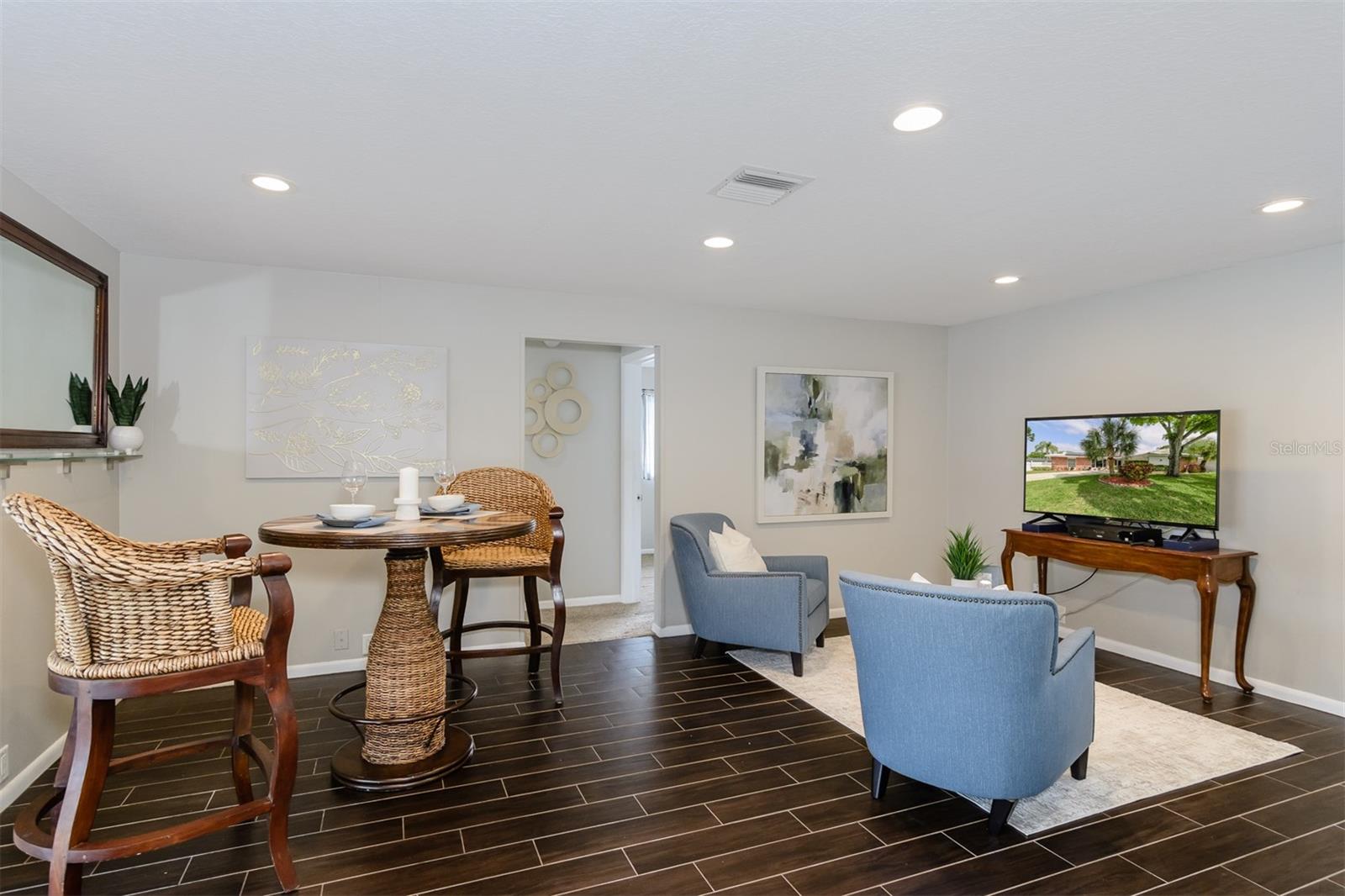 FAIRWAY MANOR - Residential