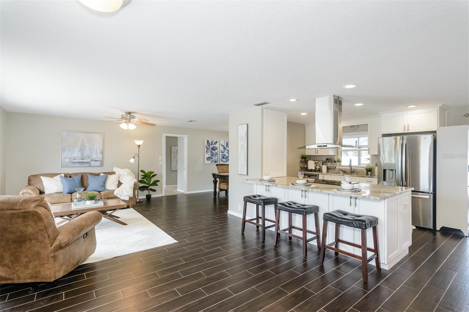 FAIRWAY MANOR - Residential